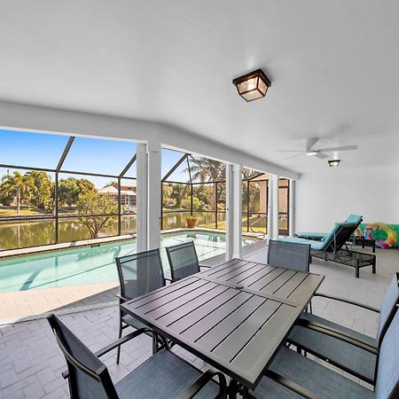 Villa Luxury Waterfront Haven In Cape Coral - Dog-Friendly Escape With Private Pool Esterno foto