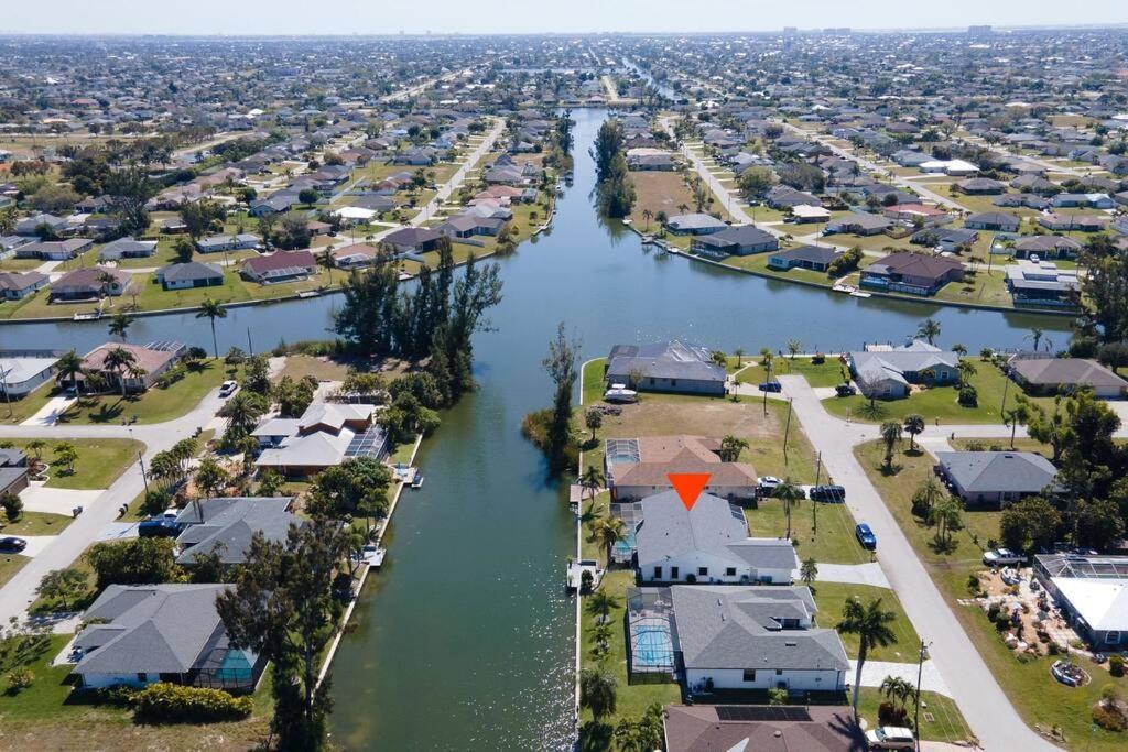 Villa Luxury Waterfront Haven In Cape Coral - Dog-Friendly Escape With Private Pool Esterno foto