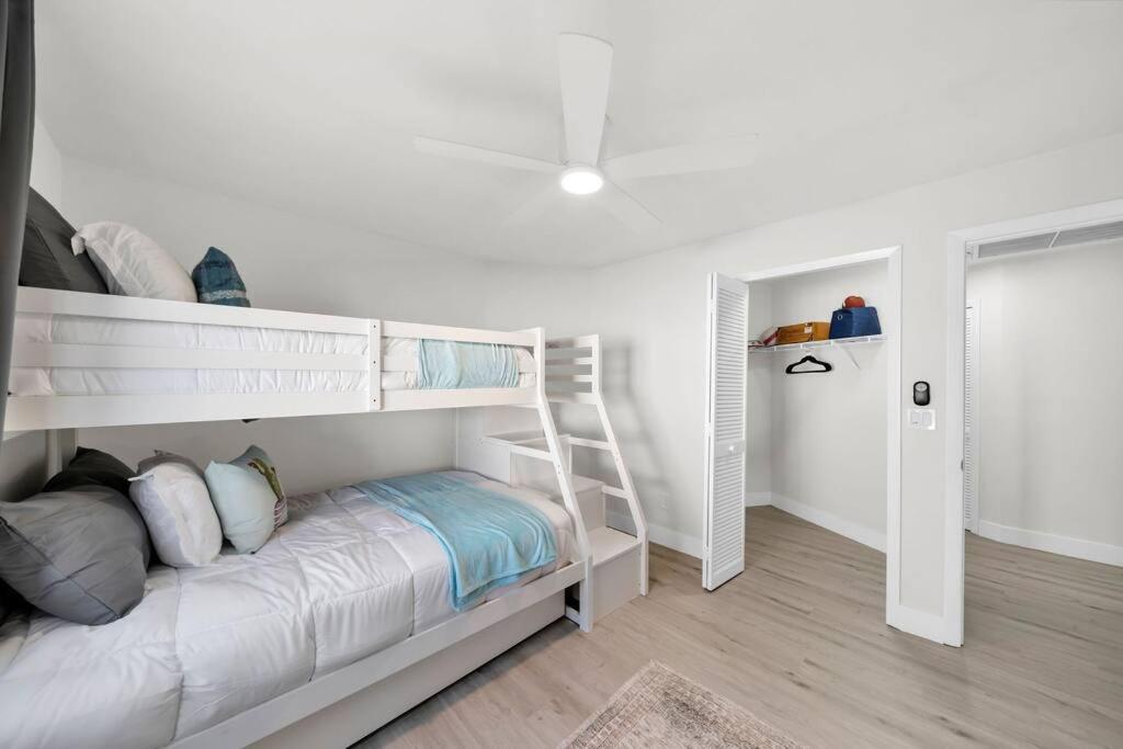 Villa Luxury Waterfront Haven In Cape Coral - Dog-Friendly Escape With Private Pool Esterno foto