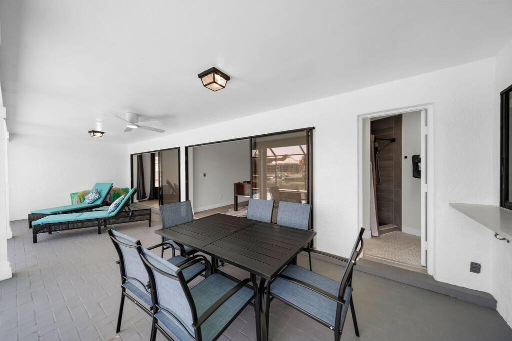 Villa Luxury Waterfront Haven In Cape Coral - Dog-Friendly Escape With Private Pool Esterno foto