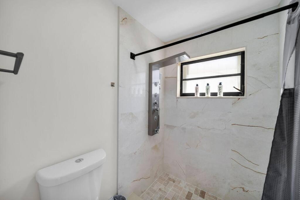 Villa Luxury Waterfront Haven In Cape Coral - Dog-Friendly Escape With Private Pool Esterno foto