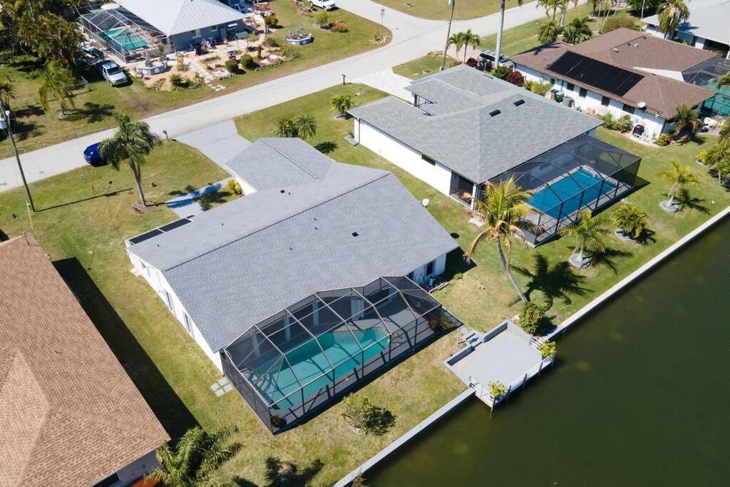 Villa Luxury Waterfront Haven In Cape Coral - Dog-Friendly Escape With Private Pool Esterno foto