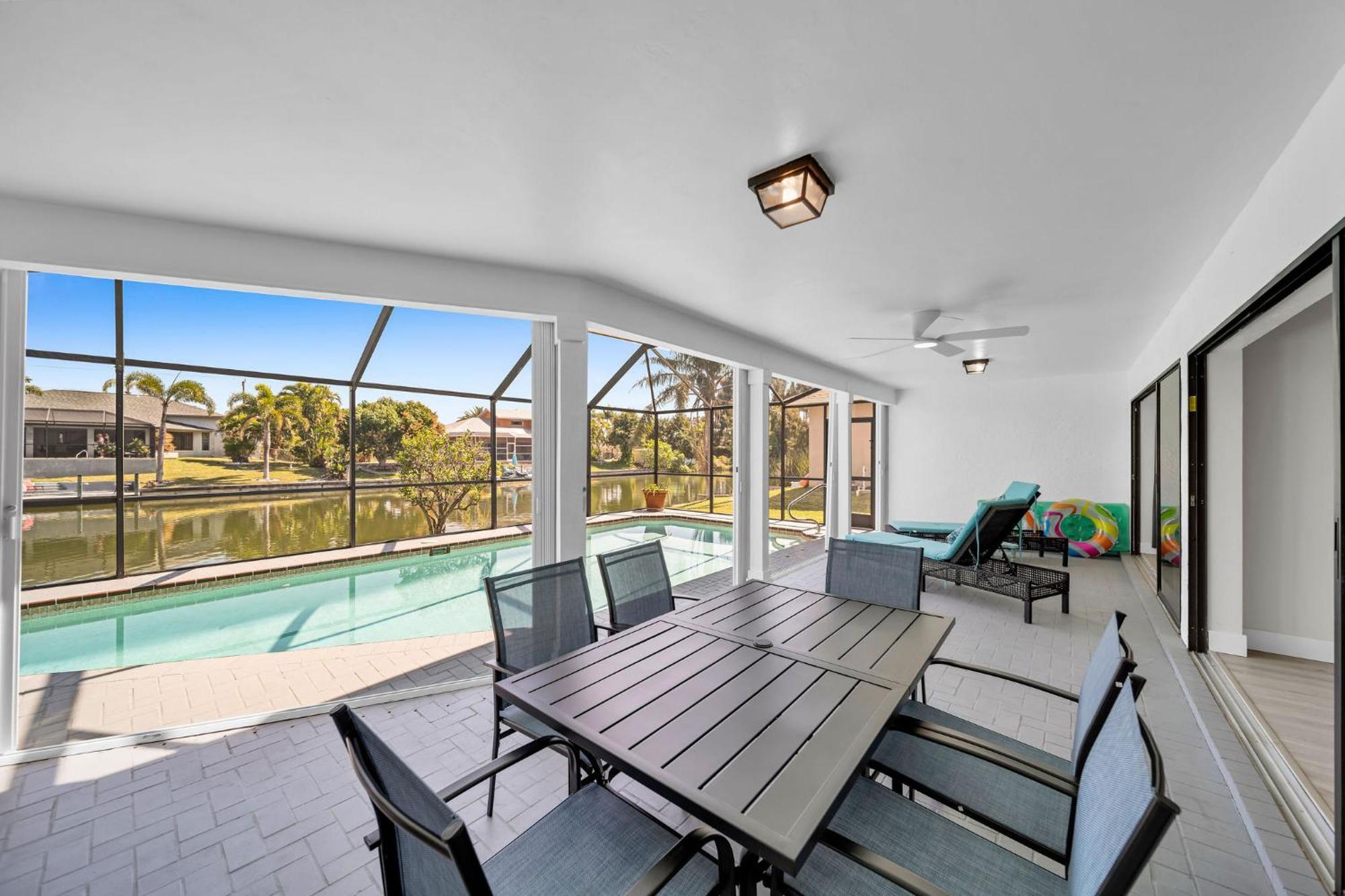 Villa Luxury Waterfront Haven In Cape Coral - Dog-Friendly Escape With Private Pool Esterno foto